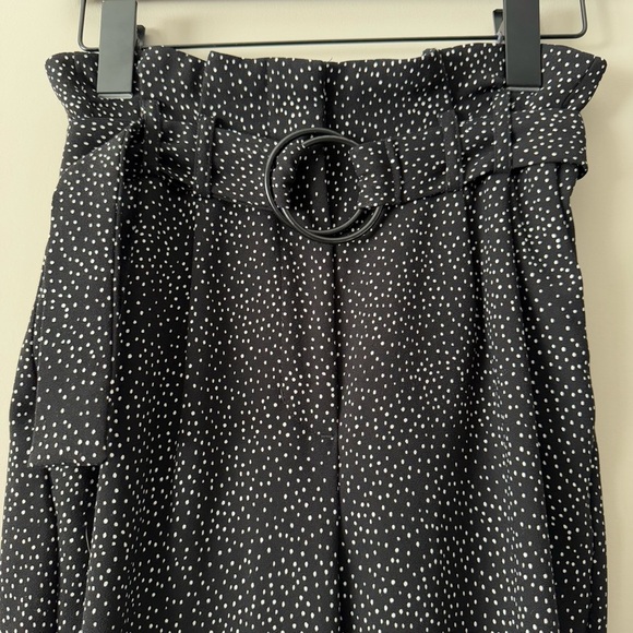 EXPRESS BLACK AND WHITE POLKA DOT ANKLE HIGH-RISE BELTED DRESS PANTS SIZE 00 - Picture 4 of 9